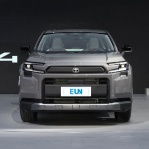 Nuova <span class=keywords><strong>Auto</strong></span> RAV4 Rongfang Modello 2026 Doppio Motore 2.0L Trazione Anteriore Edizione Lusso <span class=keywords><strong>Prezzo</strong></span> Conveniente <span class=keywords><strong>con</strong></span> <span class=keywords><strong>Auto</strong></span> <span class=keywords><strong>Usate</strong></span> in Vendita - Product Image 2