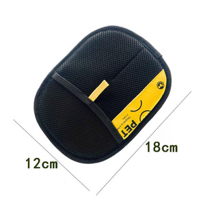 Guante quitapelusas estático Takatoshi para mascotas, 18x12cm, para el cuidado del pelo de perros, cepillo de tela - Product Image 2