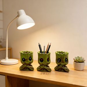 <span class=keywords><strong>Muñeco</strong></span> <span class=keywords><strong>Groot</strong></span> <span class=keywords><strong>de</strong></span> Ojos Grandes, Versión Adorable del Hombre Árbol Pequeño, Decoración para Escritorio, Jarrón Adorable con Forma <span class=keywords><strong>de</strong></span> Árbol, en Inglés - Product Image 4
