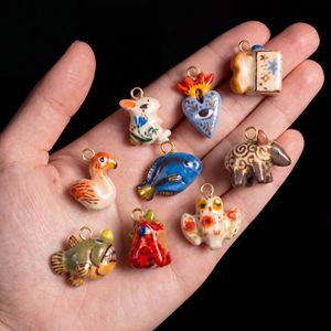 Ceci est un <span class=keywords><strong>pendentif</strong></span> populaire abstrait représentant un animal marin, inspiré du Moyen-Orient et d'Indonésie, avec des yeux de poisson moches, des yeux de lapin et des yeux de hibou. charme - Product Image 3