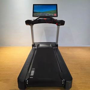 Tapis roulant motorisé commercial avec écran tactile et inclinaison automatique pour usage en salle de sport intérieure - Product Image 5