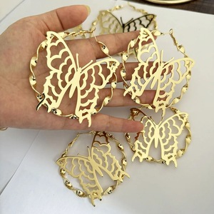 <b>Dropshipping</b> Customized Cartoon Stainless Steel Stud Earrings Trendy Classic Simple Letter Name Butterfly Design 18K Gold Party - Product Image 2