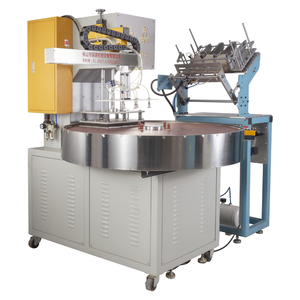 Machine de soudage et de découpe à haute fréquence à plateau tournant automatique de 8000 W pour emballage double blister en PVC PET GAG - Product Image 3