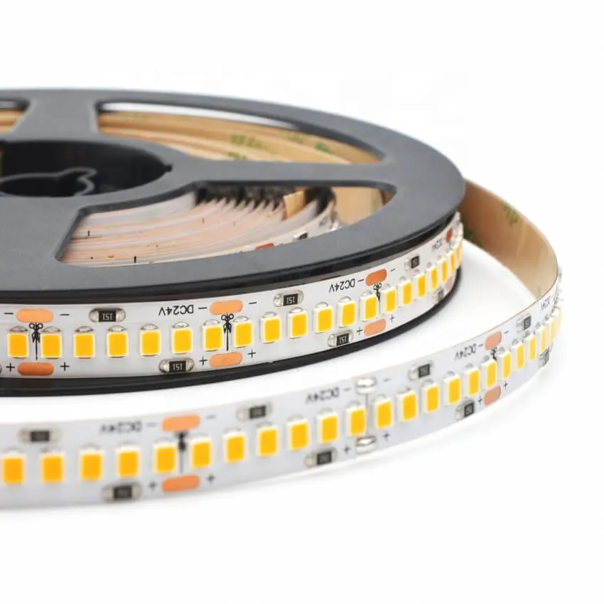 高ルーメン120leds/メートルフレキシブルLedストリップSmd2835Ledストリップ5mLedテープライト12v2835Ledストリップ