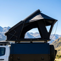 Tente de toit rigide en aluminium pour le tourisme tout-terrain, vente en gros B2B, modèle avancé et amélioré à ouverture avant, tente de toit en forme de cale (RTT)