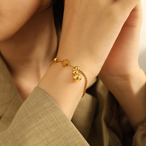 สร้อยข้อมือทรงน้ำเต้าสไตล์จีน ทองไทเทเนียมสตีล พร้อมตัวอักษรฟู่ ของขวัญเครื่องประดับสำหรับทุกเพศ - Product Image 4