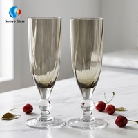 Samyo China leverancier op maat gemaakte vintage handgemaakte vaatwasserbestendige geribbelde grijsrode wijnglazen voor feestcadeaus