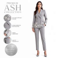 Trajes de Negocios para Mujer, Elegantes, Color Gris Ceniza, Apliques Florales en 3D, Blazer Bordado, Conjuntos de Pantalón, Corte Entallado, Doble Botonadura, Personalizado OEM/ODM