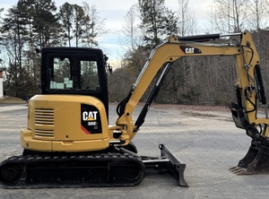 Mini-excavatrice 5 tonnes d'occasion CAT305, machine de construction, excavatrice sur chenilles Caterpillar 305 d'occasion avec accessoire tarière, certifiée CE - Product Image 3