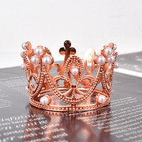 Vente en gros mini couronne de perles pour baby shower petite couronne de princesse couronne de perles en or avec strass pour fleurs décoratives