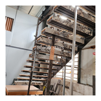 Escalier flottant invisible pour hall intérieur de villa moderne, à monopoutre, en bois, acier et verre, sûr, durable, écologique, couleurs personnalisables