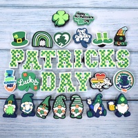 30 pièces/ensemble St Patricks Day PVC trèfle à quatre feuilles breloques de chaussures porte-bonheur décorations de chaussures accessoires ours broches sabot jean