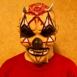 Masque de démon clown en latex pour Halloween - Crâne à pointes, veines sanguines, nez noir, visage souriant, surface rugueuse, masque intégral - Product Image 1