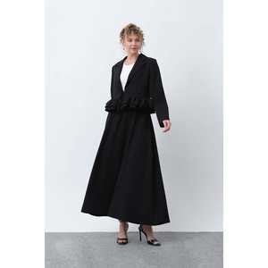 Elegante Gabardina para Mujer con Detalle de Volantes, Manga Larga, Tejida, Otoño, Negra, Tallas S y L - Product Image 4