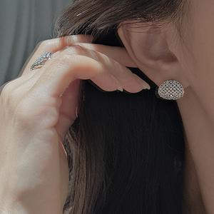 Boucles d'oreilles clous en argent pur S925, style antique, maille de zircon scintillant, accessoires de mode, design de niche, luxe léger - Product Image 3