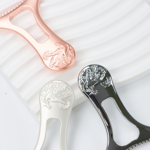 Masseur corporel 2-en-1 personnalisé en alliage de zinc, outils de soin de la peau, Gua Sha portable pour la maison - Product Image 2