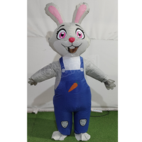 Costume gonflable de lapin de dessin animé mignon, combinaison gonflable de lapin gris pour adulte, salopette bleue à imprimé carotte pour spectacle scénique