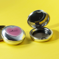 Étui compact de luxe en argent pour poudre, avec motif cœur en relief sur le dessus, étui à blush avec miroir et houppette