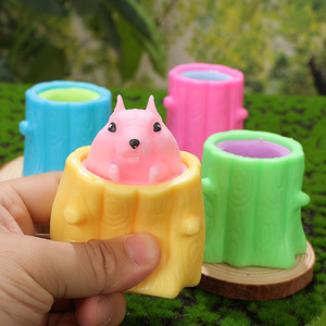 Jincan Merrycoo Magic Squirrel Cup, Juguete Antiestrés de Ratón con Queso para Apretar, Material TPR, Unisex, Edad 5-7 Años - Product Image 4