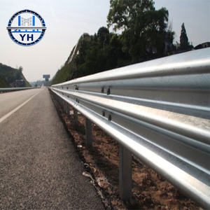 Yüksek Kaliteli Üç Bölmeli W Şekilli Çift Dalgalı Trafik Bariyeri Kalınlaştırılmış Çarpışma Önleyici Korkuluk Otoyol Güvenlik Bariyeri - Product Image 4