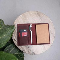 Sampul Buku Harian Burgundy Kustom Bermerek A6 Isi Ulang, Sampul Jurnal Kulit Nabati untuk Hadiah Perusahaan