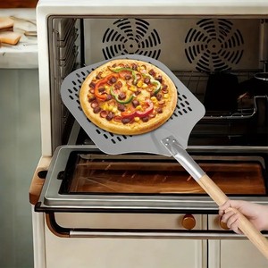 Spatule à pizza en aluminium avec manche en bois, trous de drainage, outil de transfert pour la cuisson au four - Product Image 1