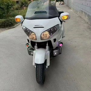 Vente flash - Moto de tourisme de luxe à essence Honda1 Gold Wing 1800cc 6 cylindres refroidie par liquide - Product Image 5