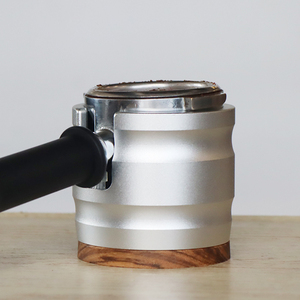 Supporto portafiltro per caffè con Base in legno supporto per Tamper per <span class=keywords><strong>Espresso</strong></span> regolabile manuale in lega di alluminio - Product Image 3