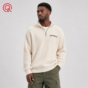 Suéter de punto unisex personalizado estilo vintage con cremallera de un cuarto, suéter unisex de punto gofrado color crema con bordado, jersey holgado de punto estilo urbano - Product Image 1