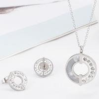 Parure de bijoux pour femme en acier inoxydable plaqué or PVD, avec pendentif rond creux en zircon et nacre, et boucles d'oreilles clous