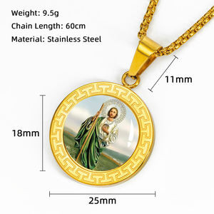 قلادة مطلية بالذهب عيار 18 قيراط من الفولاذ المقاوم للصدأ مع ميدالية دينية على شكل حرف T - Product Image 2