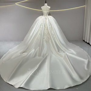 Robes de mariée classiques JFH57 en satin à col bateau et sequins - Product Image 4