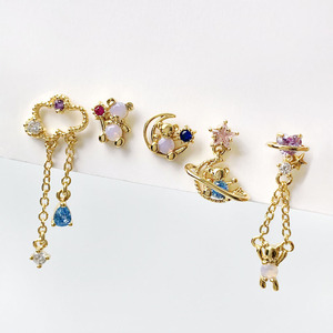 Aretes de Zirconia Cúbica Simples, Lindos y Encantadores, Joyería para Mujer, Aretes Colgantes con Forma de Luna, Oso y Estrella - Product Image 1