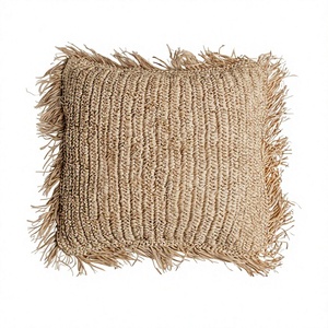 Meilleure housse de coussin carrée en raphia de haute qualité faite à la main avec franges taie d'oreiller Boho pour la décoration extérieure et intérieure - Product Image 1