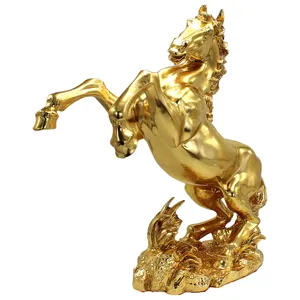 Personalizado Resina Golden Horse Craft Estátua Estatueta de Resina para Home Decor Ouro Pacote Personalizado Aço Europa Budismo Feng Shui