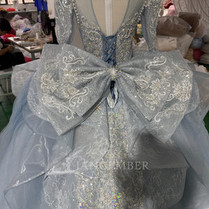 Robe de bal de Quinceañera Mc046 bleu glacé scintillant avec appliques, manches courtes, péplum, en tulle pailleté, pour soirée formelle - Product Image 4