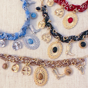 Pulsera de Bufanda con Encanto del Desierto del Oeste Salvaje - Product Image 3