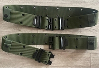 Usine chinoise 130cm longueur 5.5cm largeur couleur vert olive ceinture PP avec 2 rangées d'oeillets en fer noir et boucle à Double crochet
