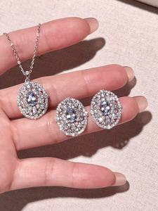 Juego de Joyería UM de Plata 925 con Espinela Cultivada en Laboratorio Misty Jiangnan, Chapado en Oro de 18K, Regalo de Compromiso (Aretes + Colgante) - Product Image 6