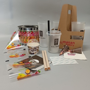 Bouteille en plastique gobelet propre marque <span class=keywords><strong>bon</strong></span> prix surface avec logo personnalisé <span class=keywords><strong>réduction</strong></span> gobelet en plastique en forme <span class=keywords><strong>de</strong></span> U - Product Image 1