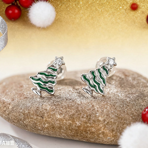 Eleganti Orecchini a Perno a Forma di Albero di Natale, Stile Coreano Minimalista, Gioielli da Donna alla Moda per Uso Quotidiano, Regalo Chic - Product Image 5