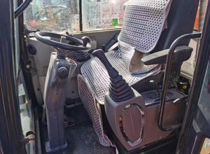 Excavadora HYUNDAI de 60W y 60 Ruedas, Usada, de 6 Toneladas, Mini Excavadora Coreana de Calidad, con Pocas Horas de Uso, con Cucharón, Certificación CE, en Venta - Product Image 6