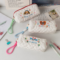 Sac organisateur de maquillage à motif de chien de dessin animé personnalisé pochette cosmétique de maquillage douce sac cosmétique de voyage à cœur matelassé