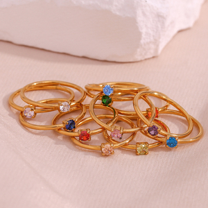 Juego de Anillos con Piedras de Nacimiento Coloridas Dreamshow, Joyería Chapada en Oro de 18k, Joyería de Verano Resistente al Agua, Anillos de Acero Inoxidable - Product Image 1