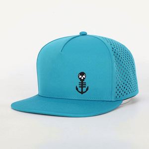 Gorra Personalizada OEM de 5 Paneles, Poliéster y Spandex, con Logotipo Bordado, Perforaciones Cortadas con Láser, Gorra Plana de Hip Hop, de Lujo, con Cierre a Presión - Product Image 1