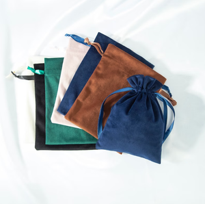 Bolsas de Regalo de Joyería Personalizadas con Logotipo, Bolsitas de Almacenamiento de Joyas Pequeñas con Cordón, Bolsas de Terciopelo con Logotipo Personalizado - Product Image 3