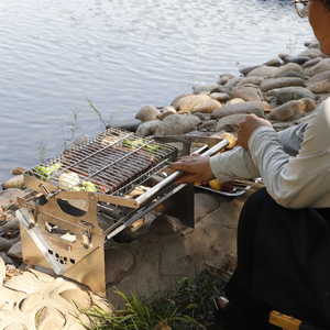 Grill à <span class=keywords><strong>charbon</strong></span> de bois rotatif debout pour <span class=keywords><strong>barbecue</strong></span> carré robuste professionnel <span class=keywords><strong>sur</strong></span> <span class=keywords><strong>chariot</strong></span> mobile Style moderne pour la cuisine commerciale en plein air - Product Image 2