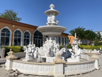 Grande sculpture de fontaine d'eau en forme de cheval et de lion de Poséidon, animaux marins, sculptée à la main en marbre/pierre, design moderne pour extérieur