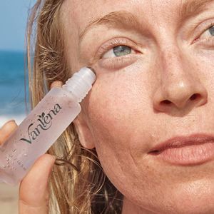 Sérum Contour des <span class=keywords><strong>Yeux</strong></span> Roll-on Rafraîchissant Marque Blanche Végétalien Sans Cruauté Animale HA Peptides Atténue les Cernes et Réduit les Poches Sous les <span class=keywords><strong>Yeux</strong></span> - Product Image 3