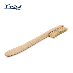 Brosse à chaussures Yinste en bois à poils doux et manche long pour le nettoyage domestique - Product Image 1